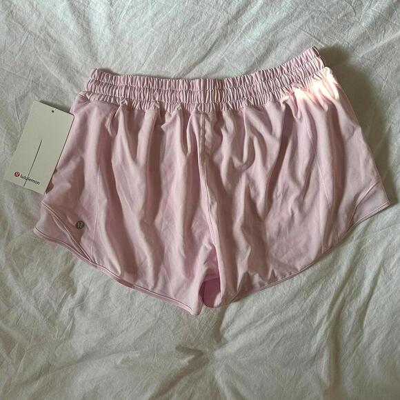Lululemon Hotty Hot Low-Rise Lined Short 4" Meadowsweet Pink Size 10 NWT - Picture 4 of 7